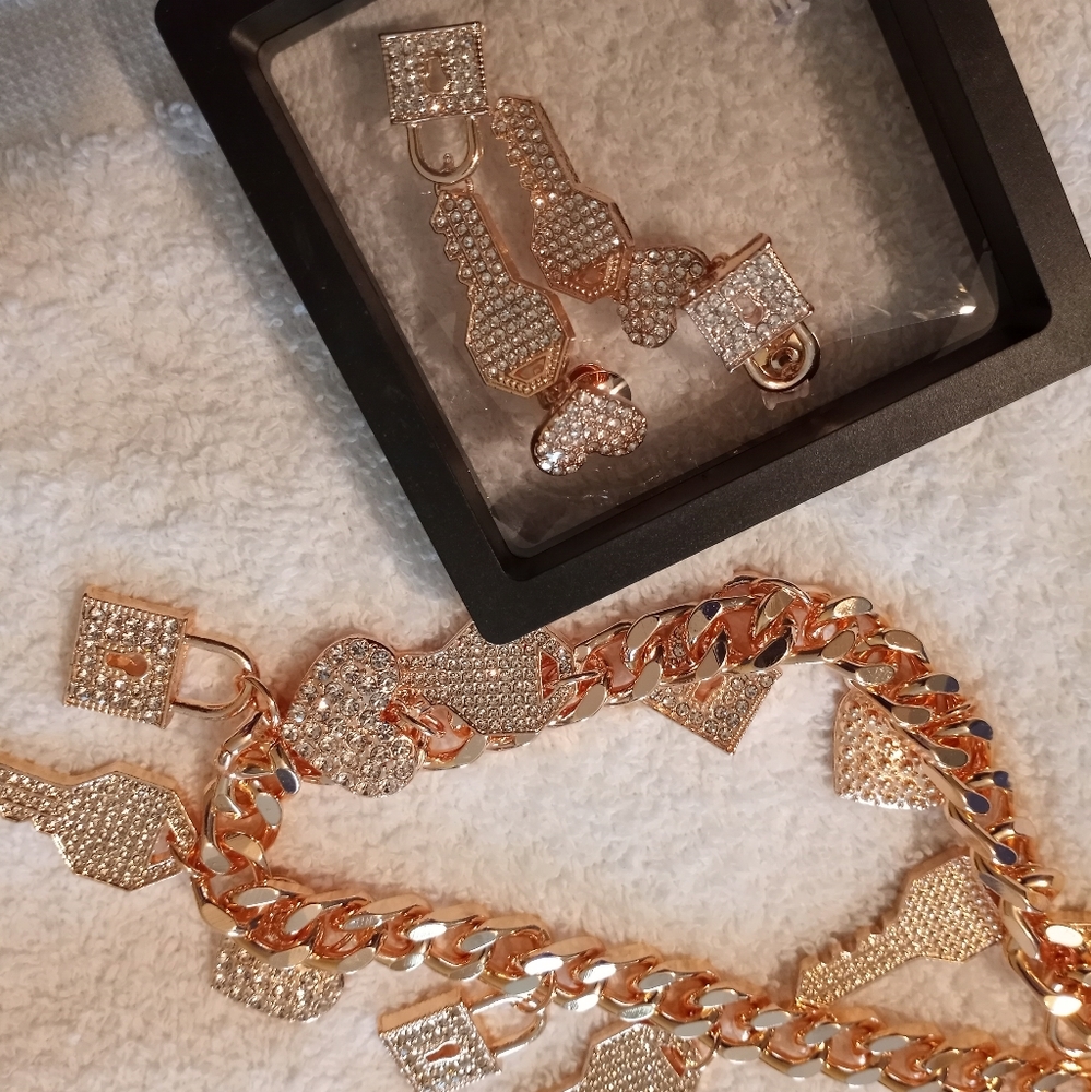 Sassy Jone Amore Chain& Dangles